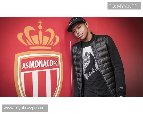 帅气男足球星高清写真集展现极致运动魅力与风采